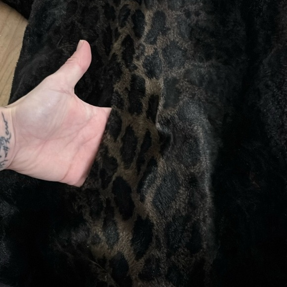 PIÉDESTAL PETITES Fur Leopard Coat - Picture 4 of 9